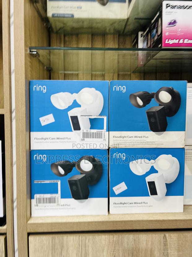 Newley Sealed Ring Floodlights Cam Wired Plus · Photo 2