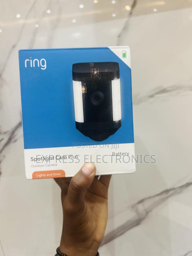 Grab Your Favorite Ring Spotlight Cam Pro Battery · Photo 2