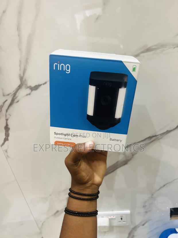 Zealous Sleek Black Spotlight Cam Pro Battery Ring · Photo 2