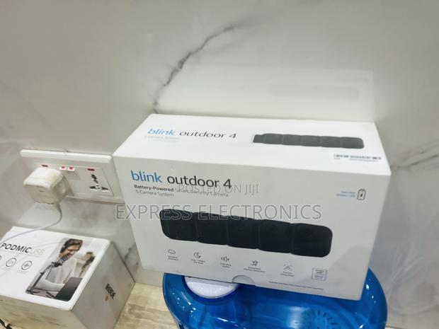 Sleek Slim Blink Outdoor 4 Cam · Photo 2