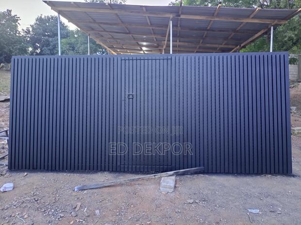 A Wisdom Metal Gate