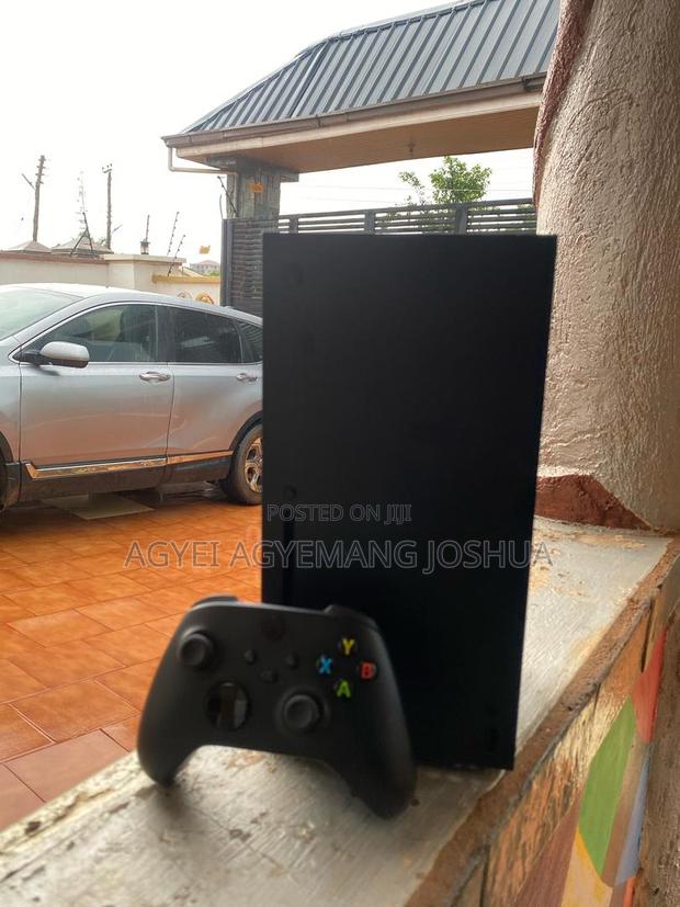 Xbox Series X photo 2