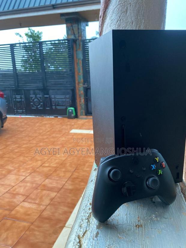 Xbox Series X photo 3
