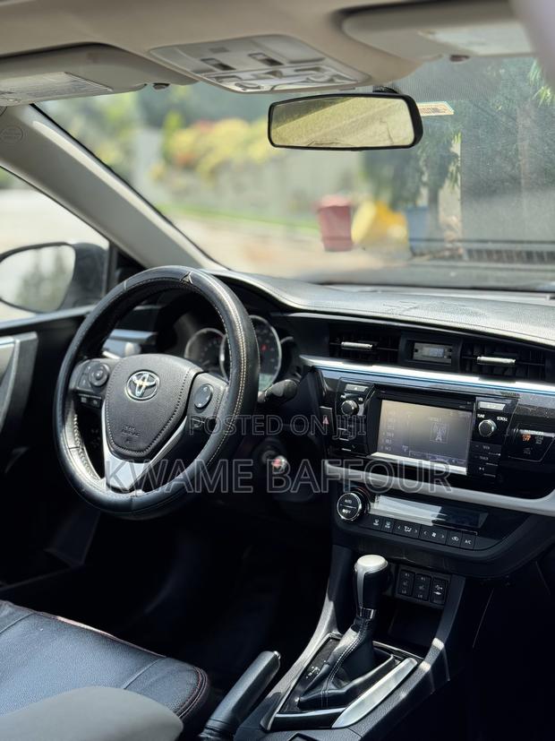 Toyota Corolla 2016 Silver