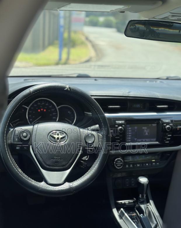 Toyota Corolla 2016 Silver