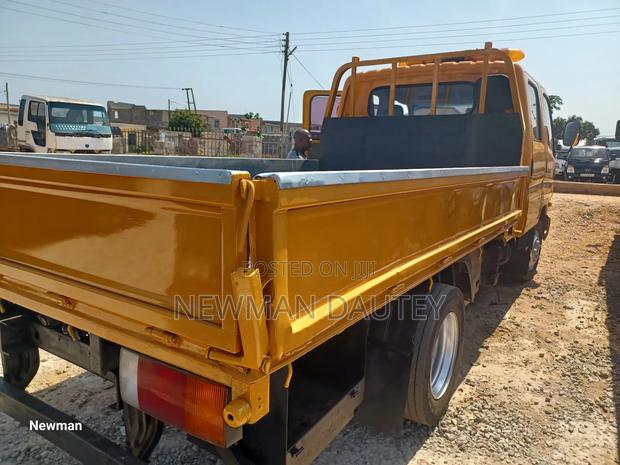Hyundai Mighty Double Cabin Yellow