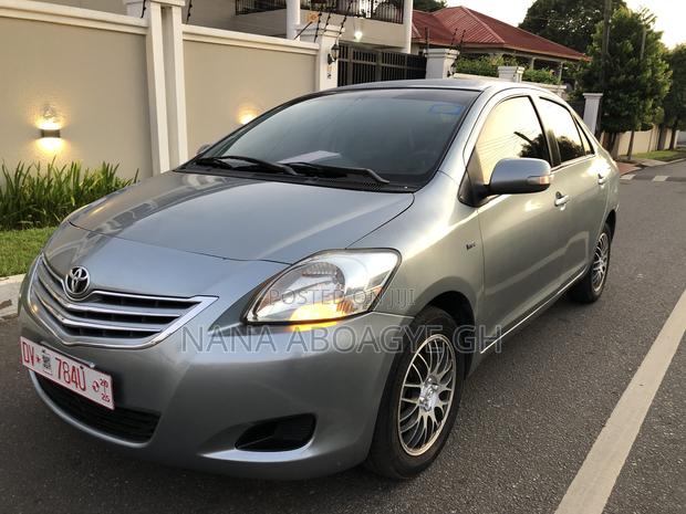 Toyota Belta 2011 Gray