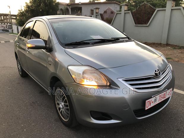 Toyota Belta 2011 Gray