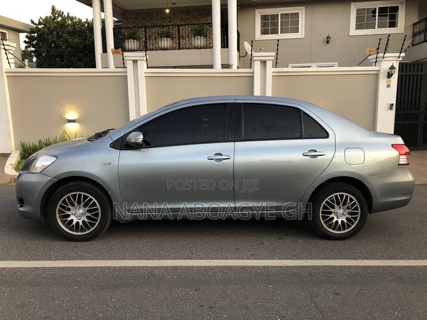Toyota Belta 2011 Gray
