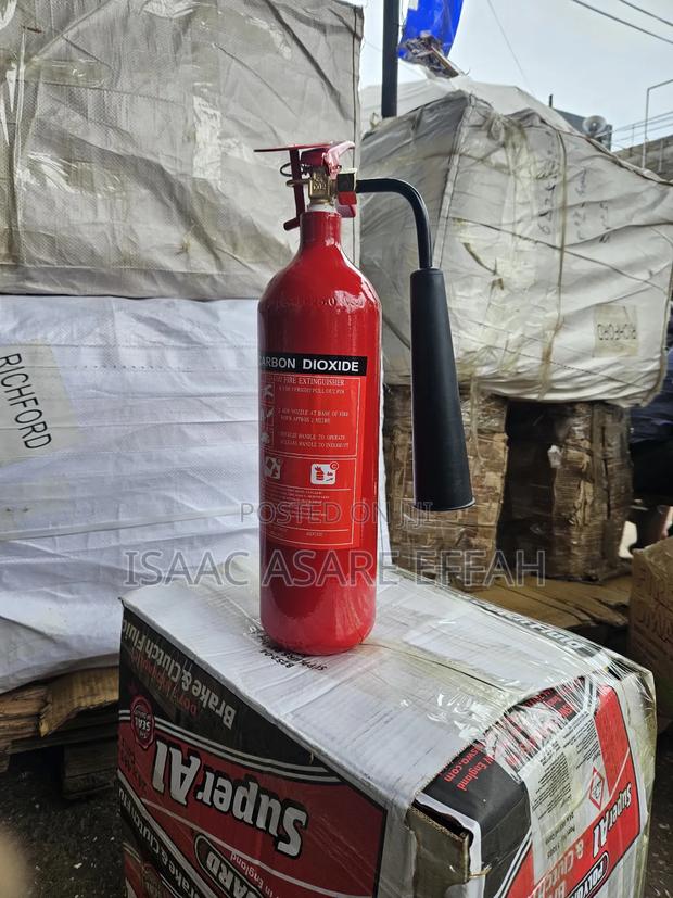 2kg C02 Fire Extinguisher · Photo 4