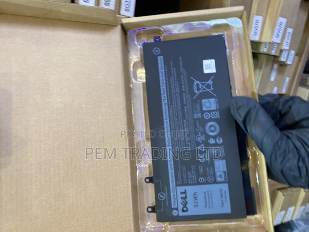 R8d7n Laptop Battery for Dell Latitude 5400 5410 5500 · Photo 4