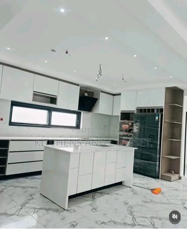 Modern Kitchen Cabinent · Photo 2