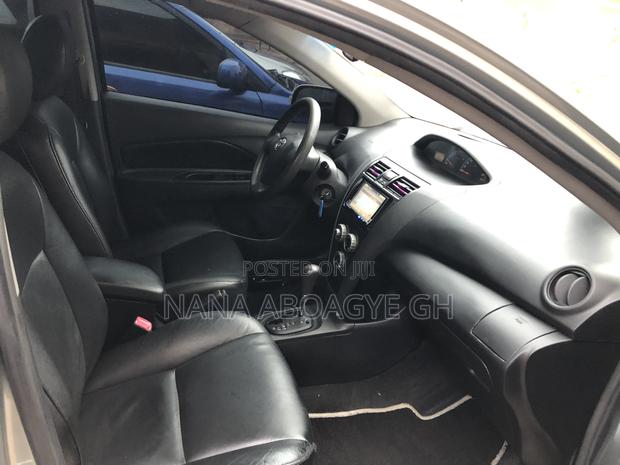 Toyota Belta 2011 Gray