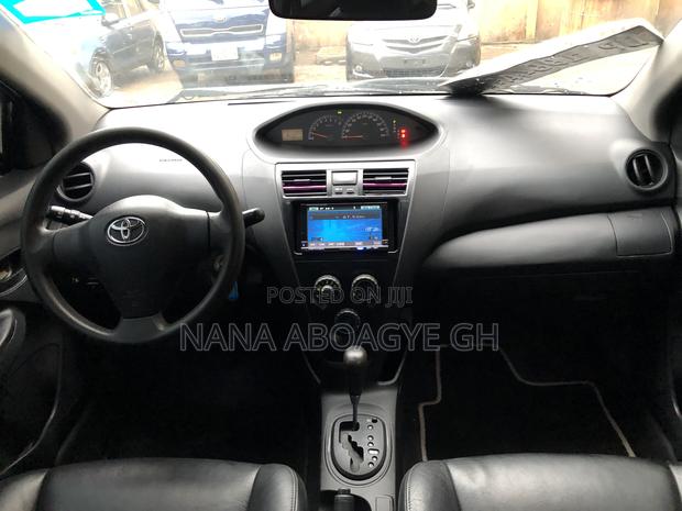 Toyota Belta 2011 Gray