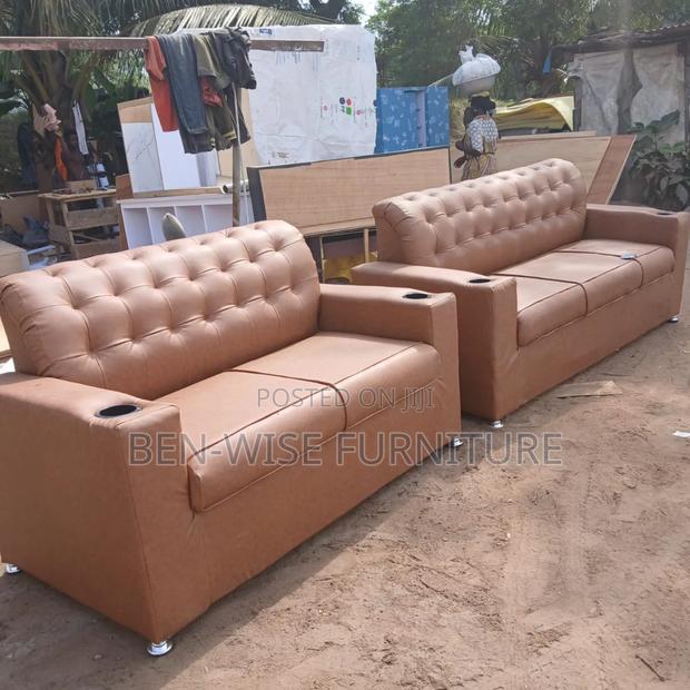 Quality Leather Chair · Photo 2