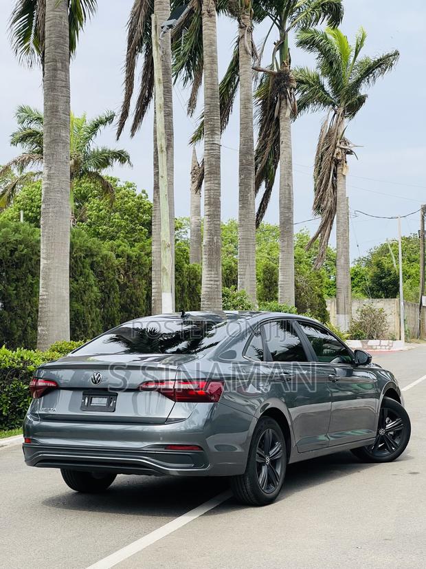 Volkswagen Jetta 2024 Gray