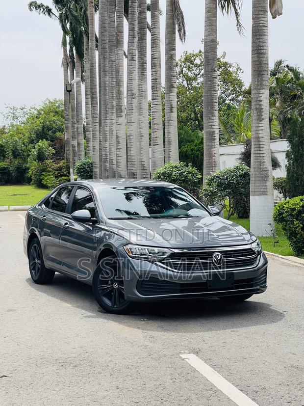 Volkswagen Jetta 2024 Gray