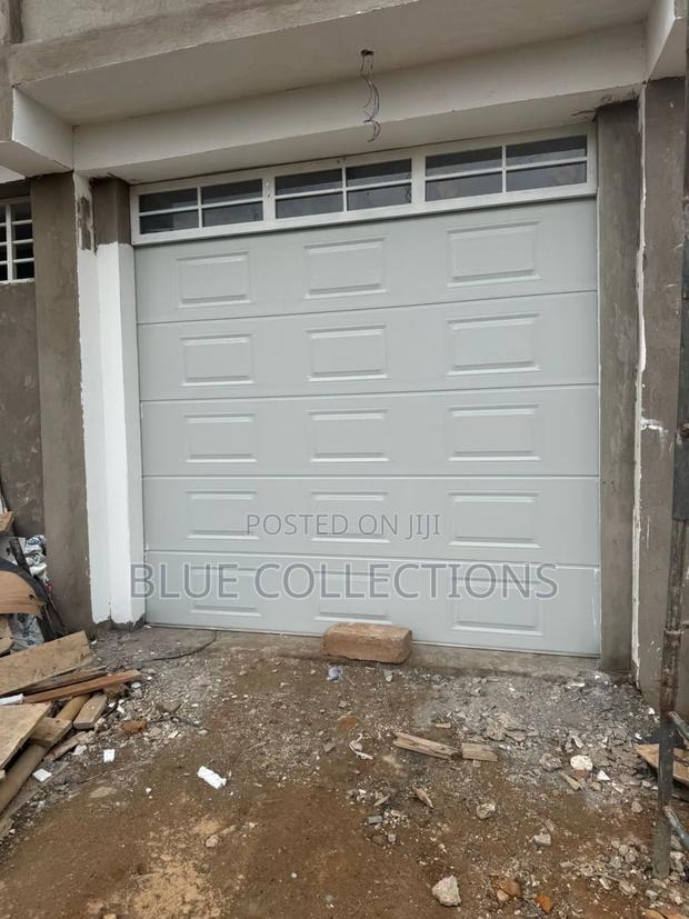 Double Garage Doors · Photo 4