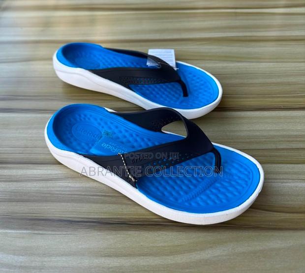Crocs Lite Rider Flip · Photo 3