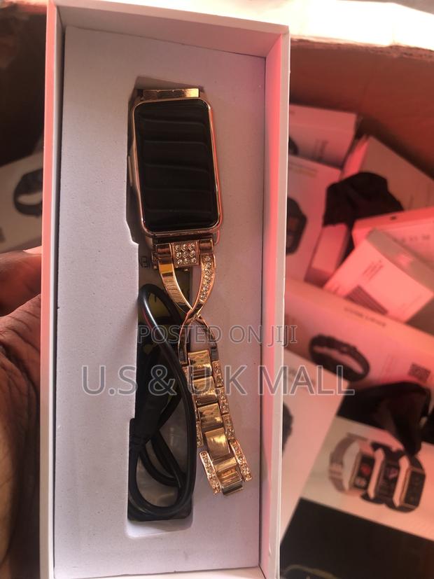 Original Smart Watch From America in Stock photo 7