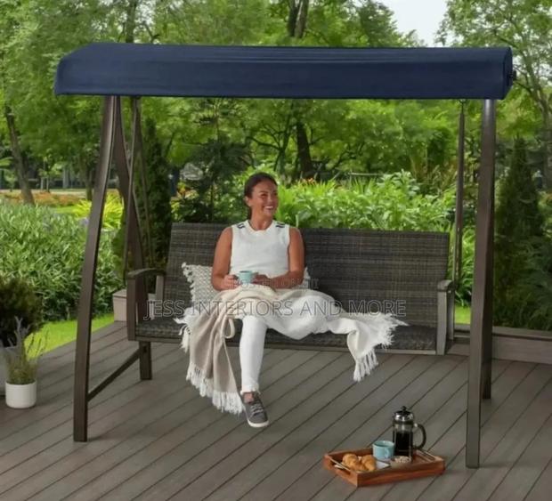 3-Seater Patio Swing With Canopy · Photo 4