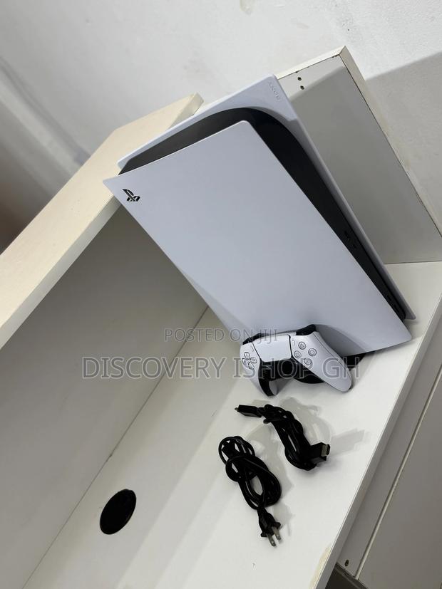 Playstation 5 Standard Edition photo 2