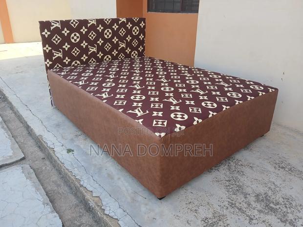 Brown on Brown Lv Bed photo 3