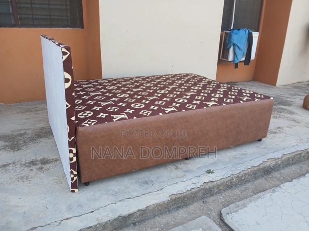 Brown on Brown Lv Bed photo 4
