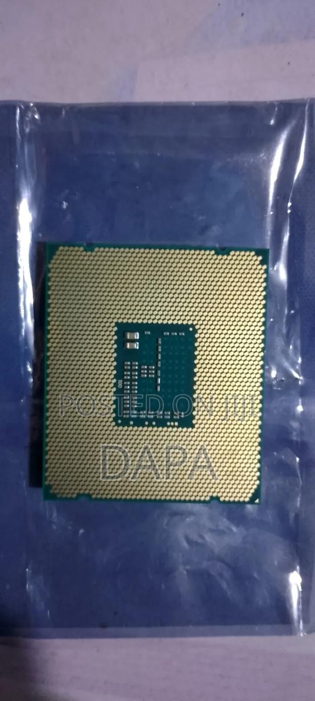 Intel Xeon E5-1603v3 Sr20k at 2.80ghz · Photo 2