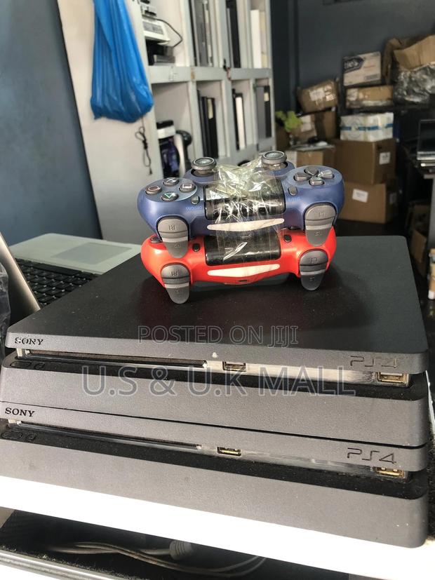 Playstation 4 With 1 Pad and No Games Installed Available photo 2