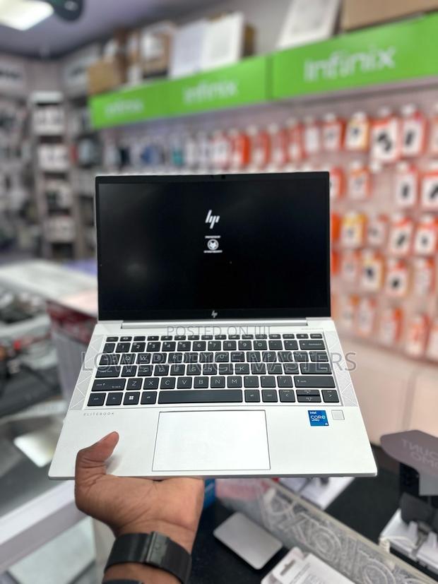 New Laptop HP EliteBook 830 G8 16GB Intel Core I5 SSD 512GB · Photo 4