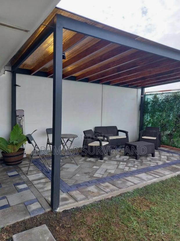 Pergola Installation · Photo 4