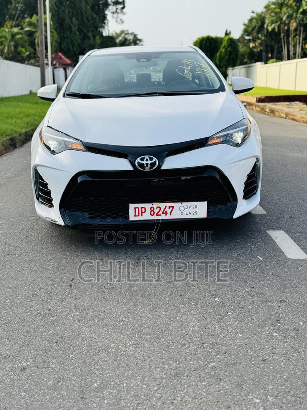 Toyota Corolla LE Eco (1.8L 4cyl 2A) 2018 White photo 2
