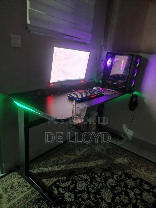 RGB Jethro Game Table
