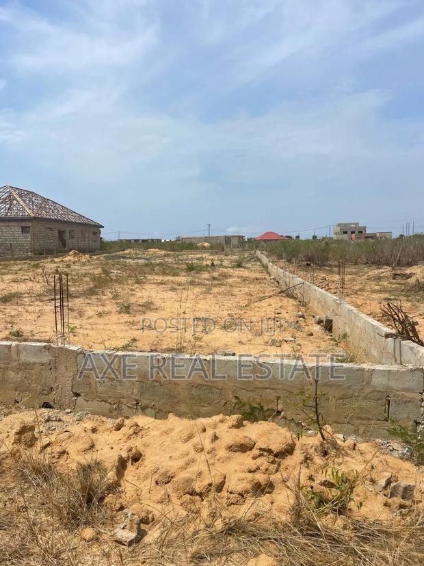 Unique 70x100sqft Certified Lands at Prampram Beach Road · Photo 4