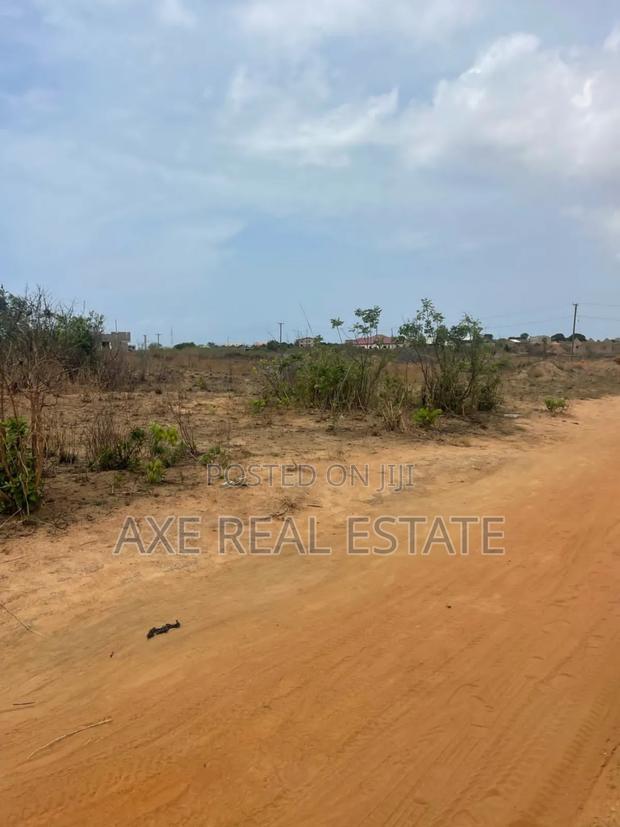 Genuine Documents Plus Free Packages on Plots at Prampram · Photo 4