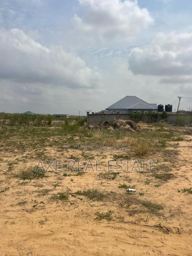 Standard Half Plot // Free Documents at Prampram Beach Road · Photo 4