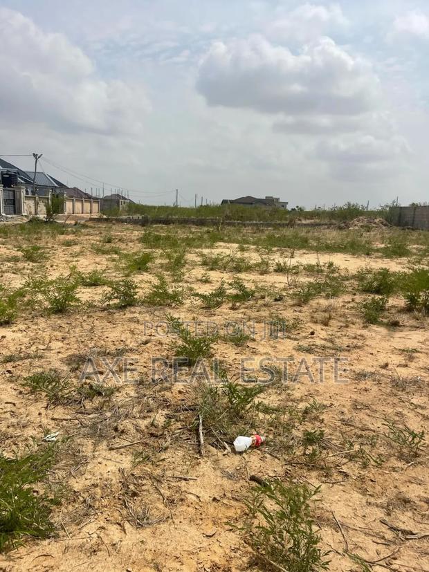 Neat Developed Full Plot / Registered at Prampram Beach Road · Photo 4