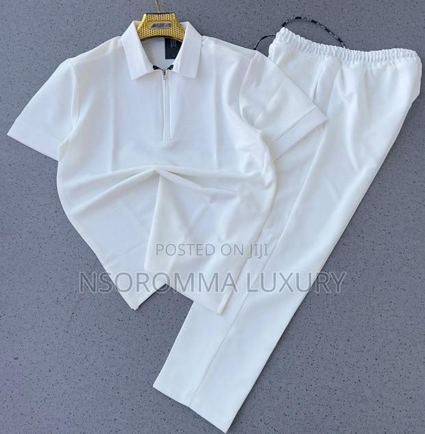Plain White Turkish Kaftan · Photo 4
