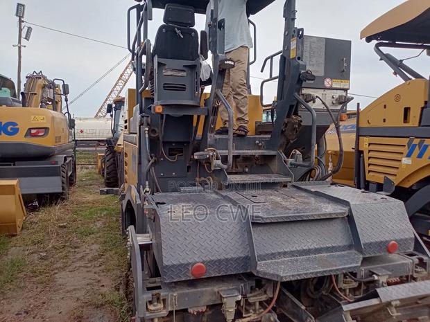 Asphalt Concrete Paver · Photo 2