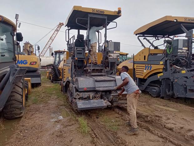 Asphalt Concrete Paver · Photo 3