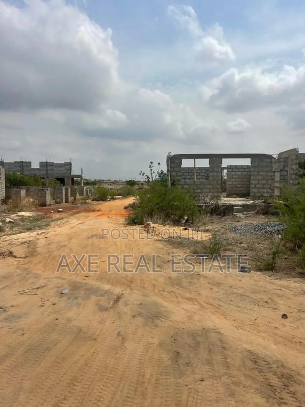Beautiful Lay Out Full Plots at Afienya - Shai Hills · Photo 4