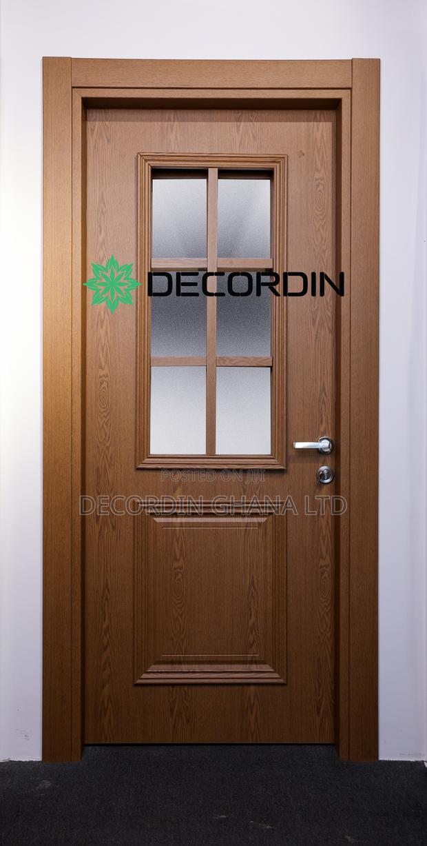 Interior Door With Glass Area · Photo 2