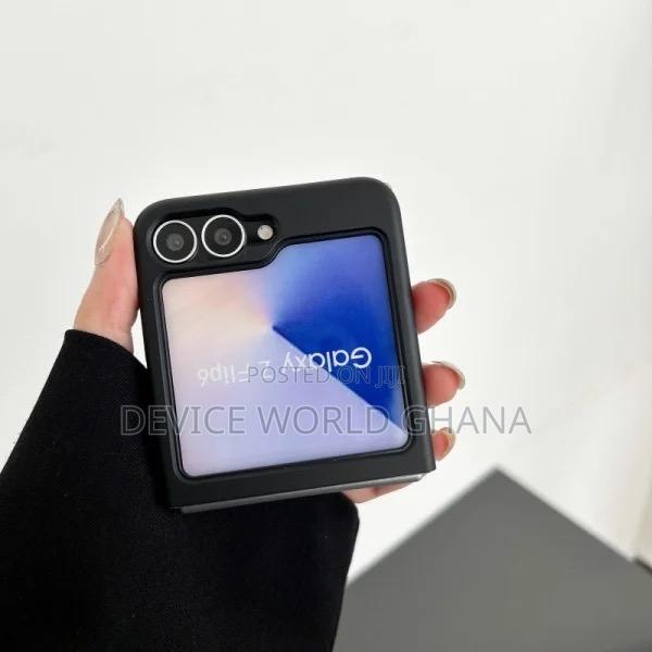 North Face Puffer Case for Samsung Z Flip 6 5 4 3 photo 5