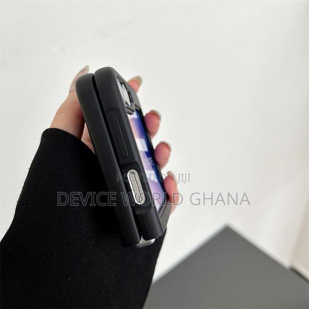 North Face Puffer Case for Samsung Z Flip 6 5 4 3 photo 3