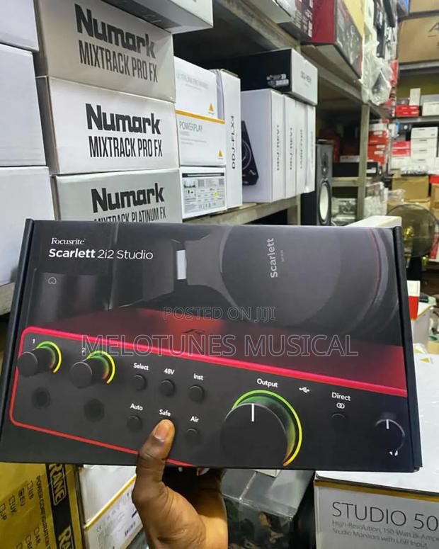 Focusrite Scarlett 2i2 4th Gen Usb Audio Interface Bundle · Photo 3