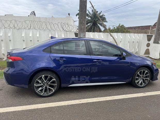 Toyota Corolla SE 2021 Blue