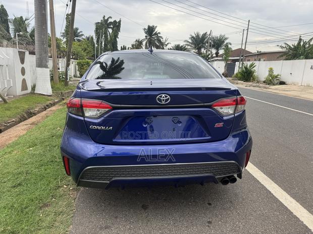 Toyota Corolla SE 2021 Blue