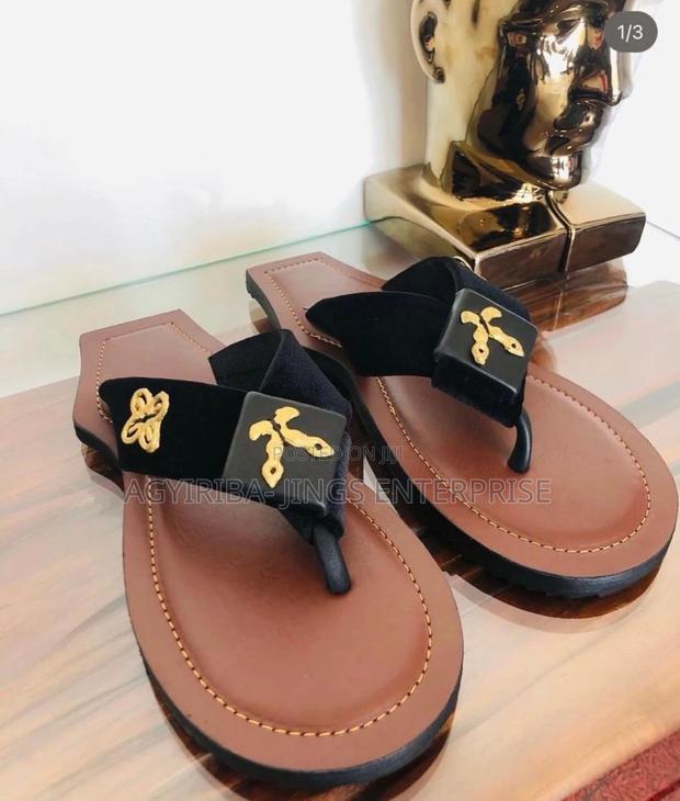 Ahenema Slippers