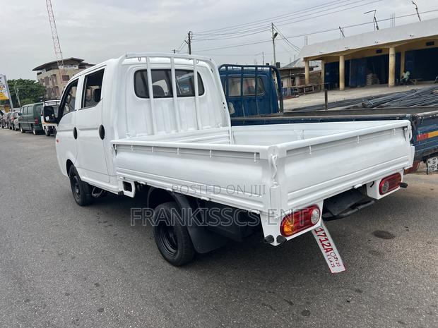 Hyundai Porter Mini Truck photo 4